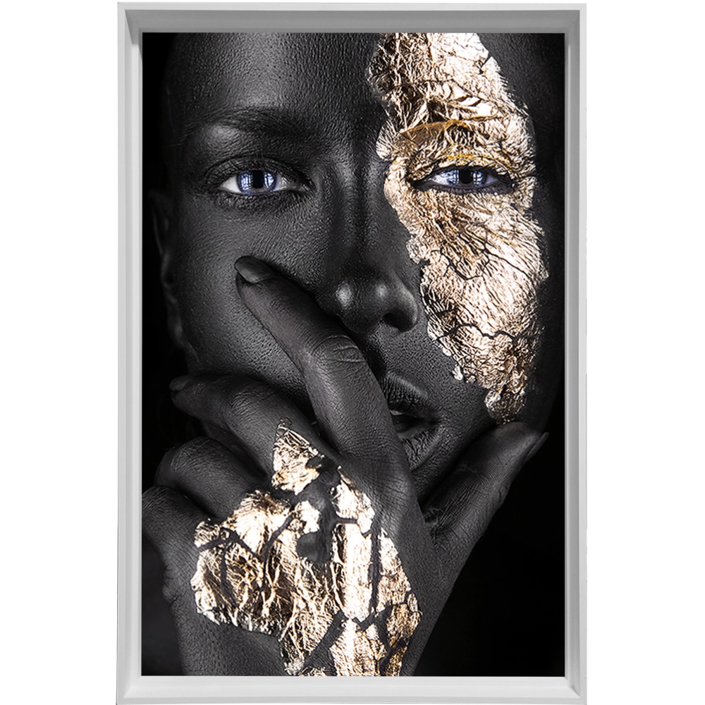Rosto feminino com pintura Black e textura Gold