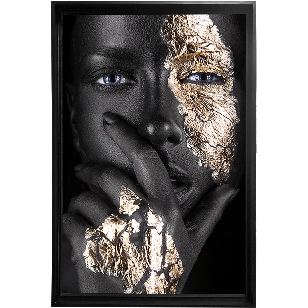 Rosto feminino com pintura Black e textura Gold