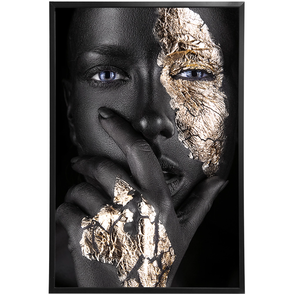 Rosto feminino com pintura Black e textura Gold